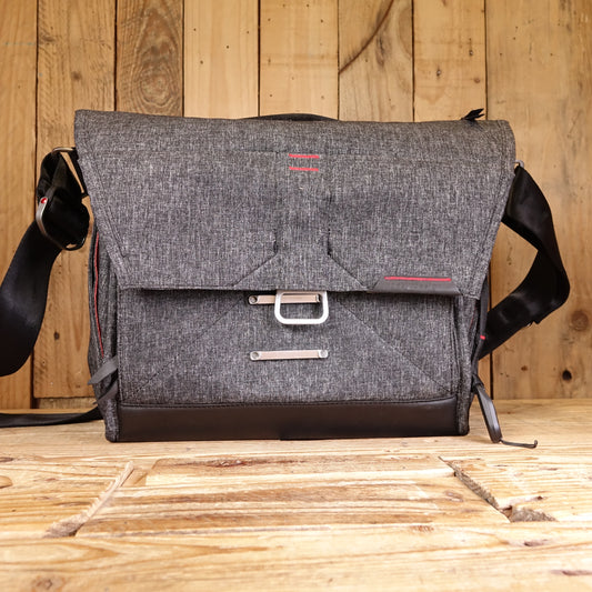 Used Peak Design BS-13-BL-1 Everyday Charcoal 13" Messenger Bag