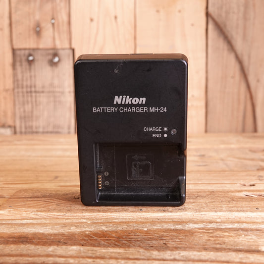 Used Nikon MH-24 US 2-Pin Charger (Designed for American Market)