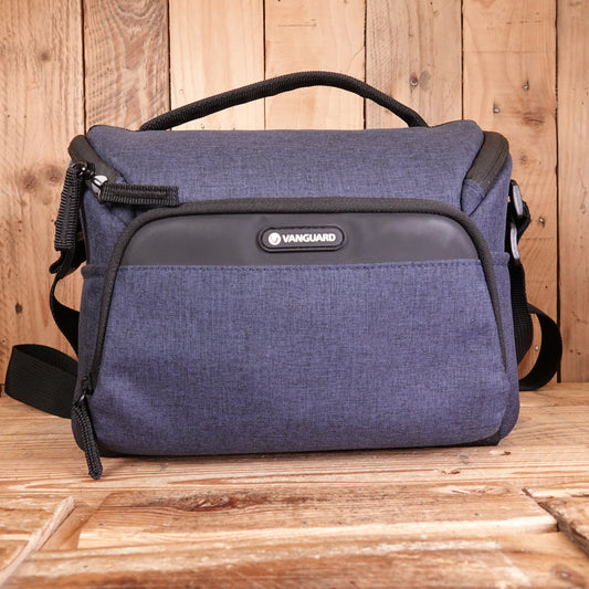 Used Vanguard Vesta Aspire 25 Bag -Blue