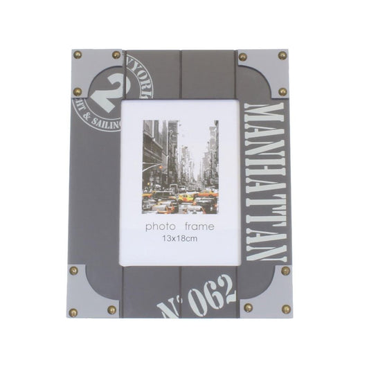 Manhattan Wooden 7x5 Photo Frame Image 1