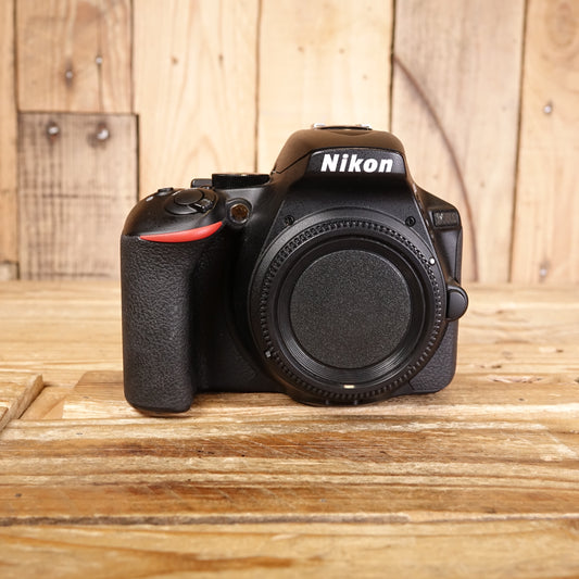 Used Nikon D5600 DSLR Camera Body