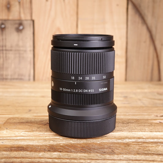 Used Sigma 18-50mm f/2.8 DC DN Contemporary - Canon RF Fit