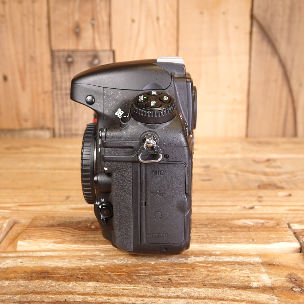 Used Nikon DSLR Cameras