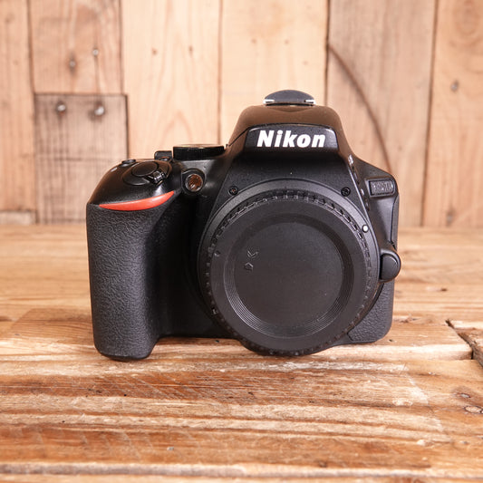 Used Nikon D5600 DSLR Camera Body