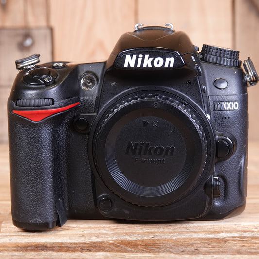 Used Nikon D7000 DSLR Camera Body