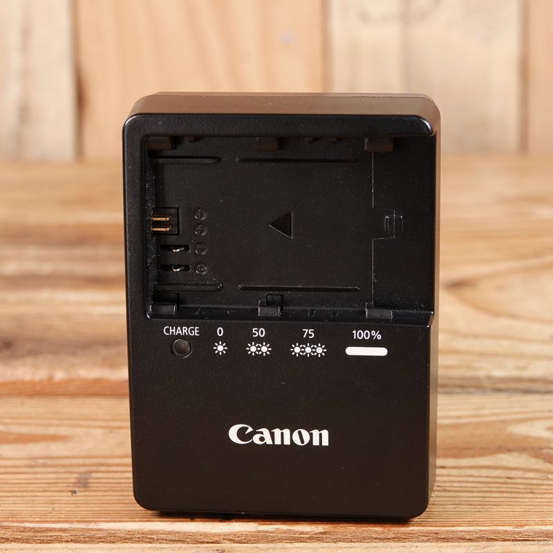 Used Canon LC-E6 battery Charger - US Pins