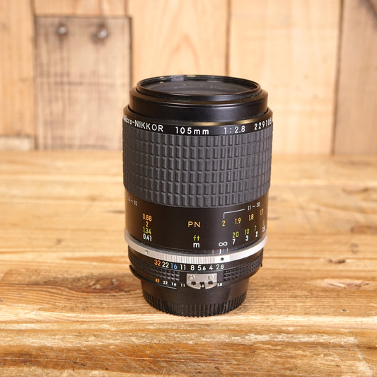 Used Nikon Micro-Nikkor 105mm f2.8 AIS Lens