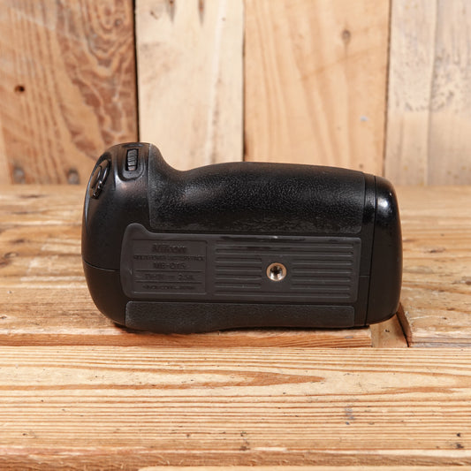 Used Nikon MB-D15 Battery Grip for D7200 D7100