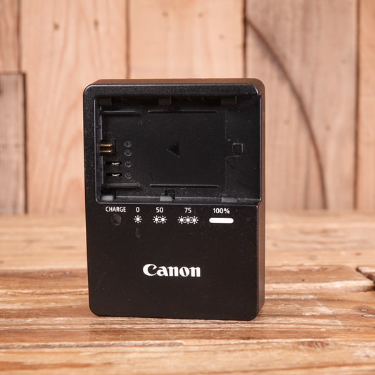 Used Canon LC-E6 US 2-Pin Charger (Designed for American Market)