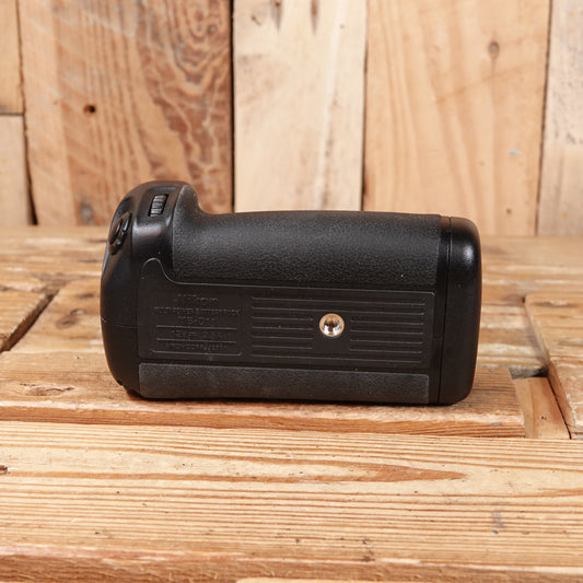 Used Nikon MB-D11 Battery Grip