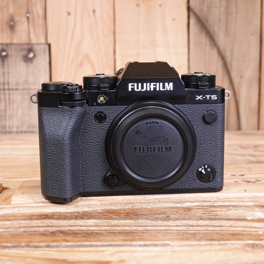 Used Fujifilm X-T5 Camera Body - Black