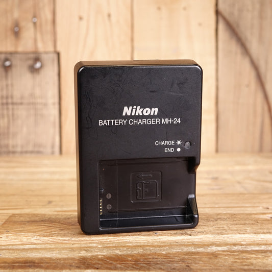 Used Nikon MH-24 US 2-Pin Charger (Designed for American Market)