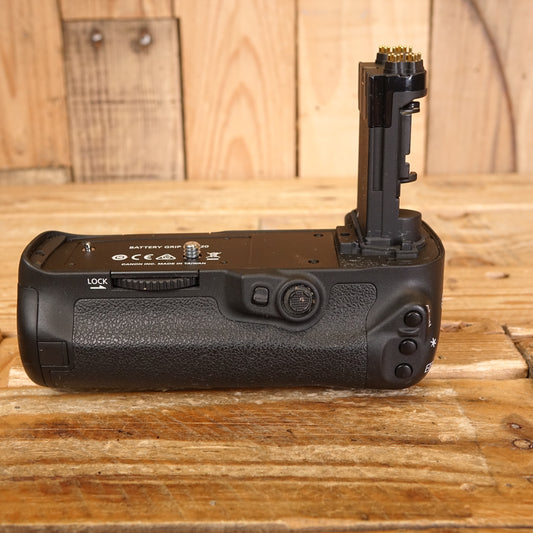Used Canon BG-E20 Battery Grip for EOS 5D Mark IV