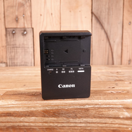 Used Canon LC-E6 US 2-Pin Charger (Designed for American Market)