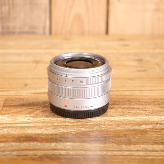 Used Panasonic Leica Summilux 15mm F1.7 Asph Silver lens Micro Four Thirds