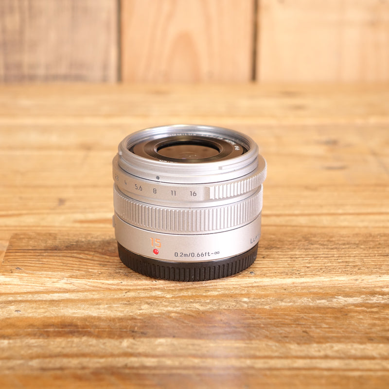 Used Panasonic Leica Summilux 15mm F1.7 Asph Silver lens Micro Four Thirds