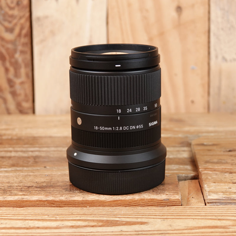 Used Sigma 18-50mm f/2.8 DC DN Contemporary - Canon RF Fit