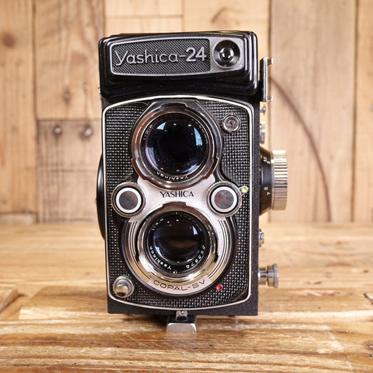Faulty Yashica-24 TLR Camera - Battery Leak, Meter not Working, Fungus, Impact Damage