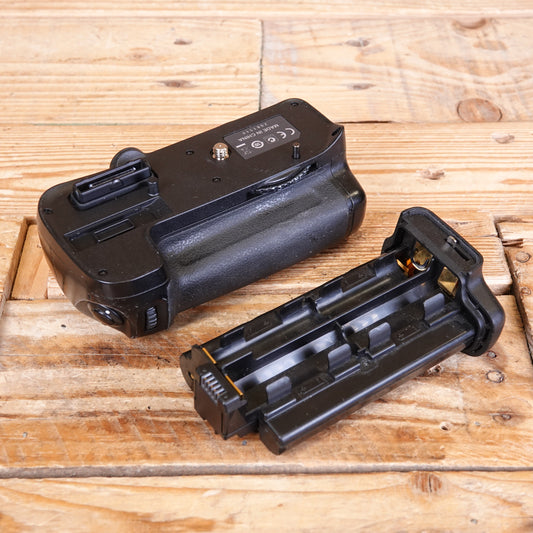 Used Nikon MB-D11 Battery Grip