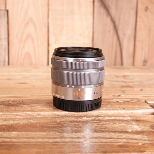 Used Panasonic AF 14-42mm HD Silver Micro Four Thirds Fit Lens H-FS1442A