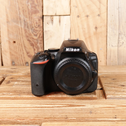 Used Nikon D5500 D-SLR Camera Body