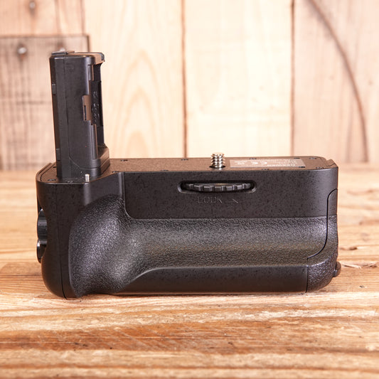 Used Neewer VG-C2EM Grip for Sony A7R Mark II A7 II