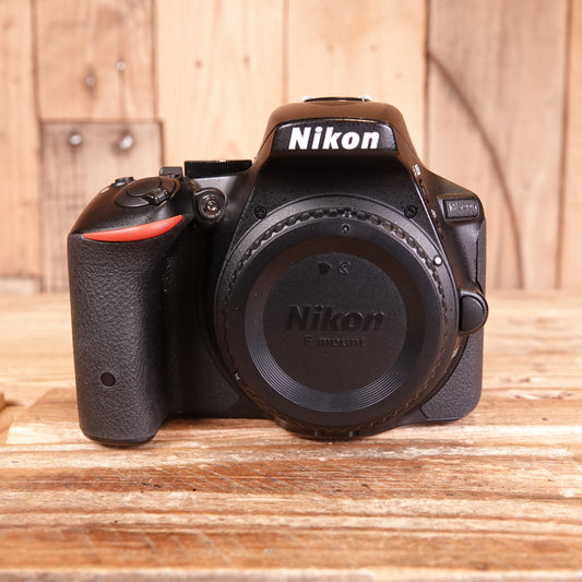 Used Nikon D5500 D-SLR Camera Body