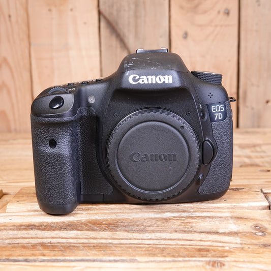 Used Canon EOS 7D DSLR Camera Body