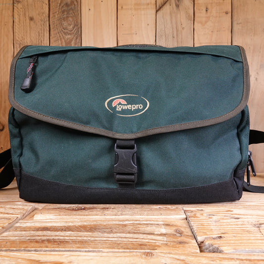 Used Lowepro Nova 5 black shoulder bag