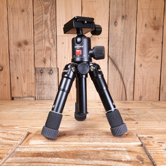Used Neewer M225 + CK30 Tabletop Tripod and Ball Head