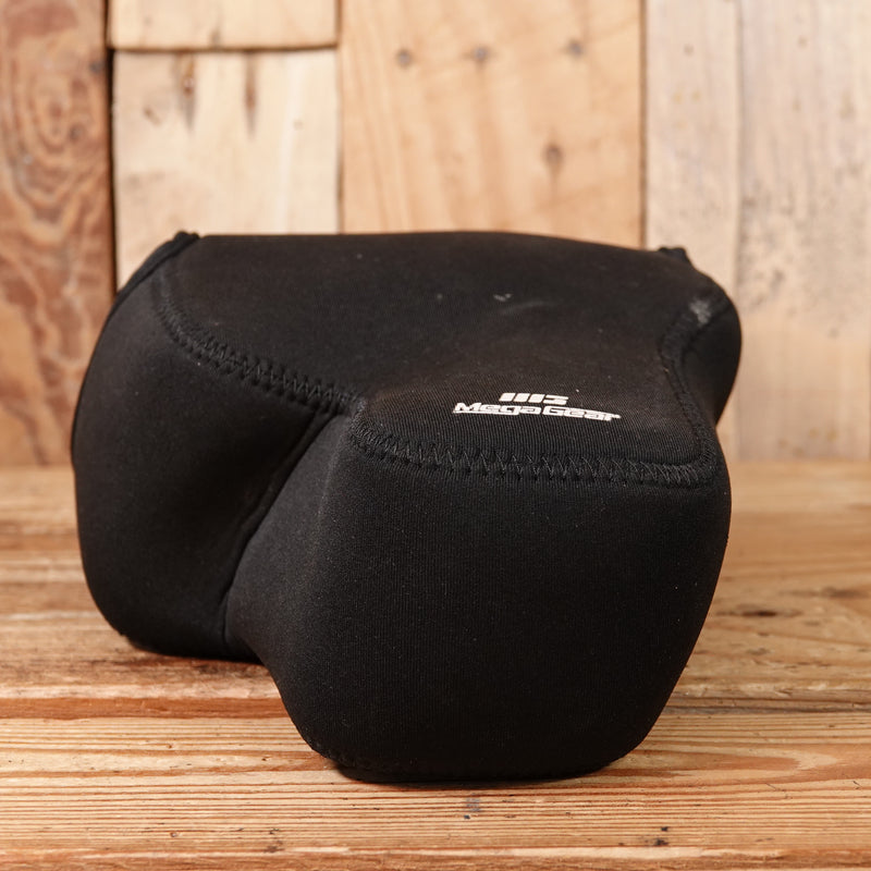 Used MegaGear Light Neoprene Case Size 17x14x8 cm