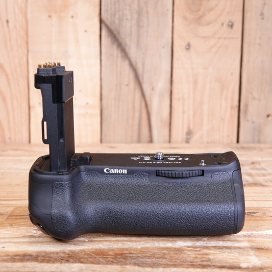 Used Canon BG-E21 Battery Grip for EOS 6D Mark II Image 1