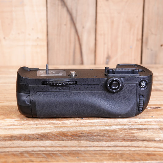 Used Nikon MB-D14 Battery Grip Image 1