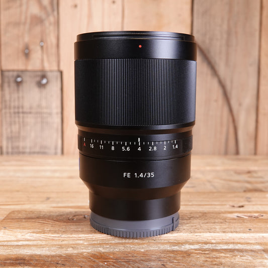 Used Sony FE 35mm F1.4 ZA OSS Carl Zeiss Distagon T* Lens
