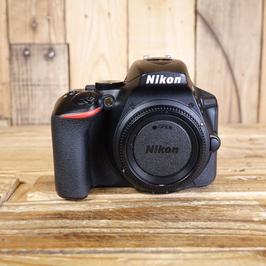 Used Nikon D5600 DSLR Camera Body