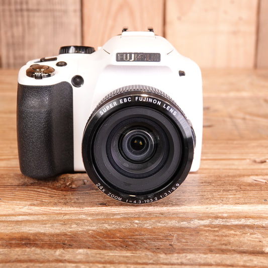Used Fujifilm Finepix SL240 White Bridge Camera