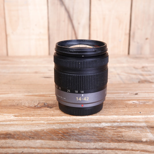 Used Panasonic AF 14-42mm F3.5-5.6 Mega OIS Micro Four Thirds Fit Lens