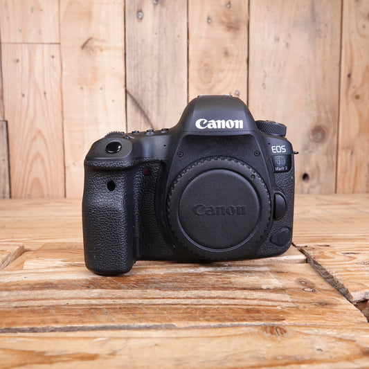 Used Canon EOS 6D Mark II Digital SLR Camera Body