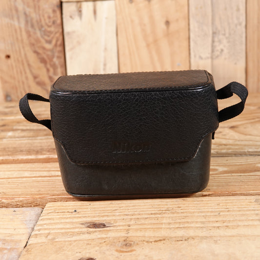 Used Genuine Nikon cameras case Size Aprox. 13x9x5 cm
