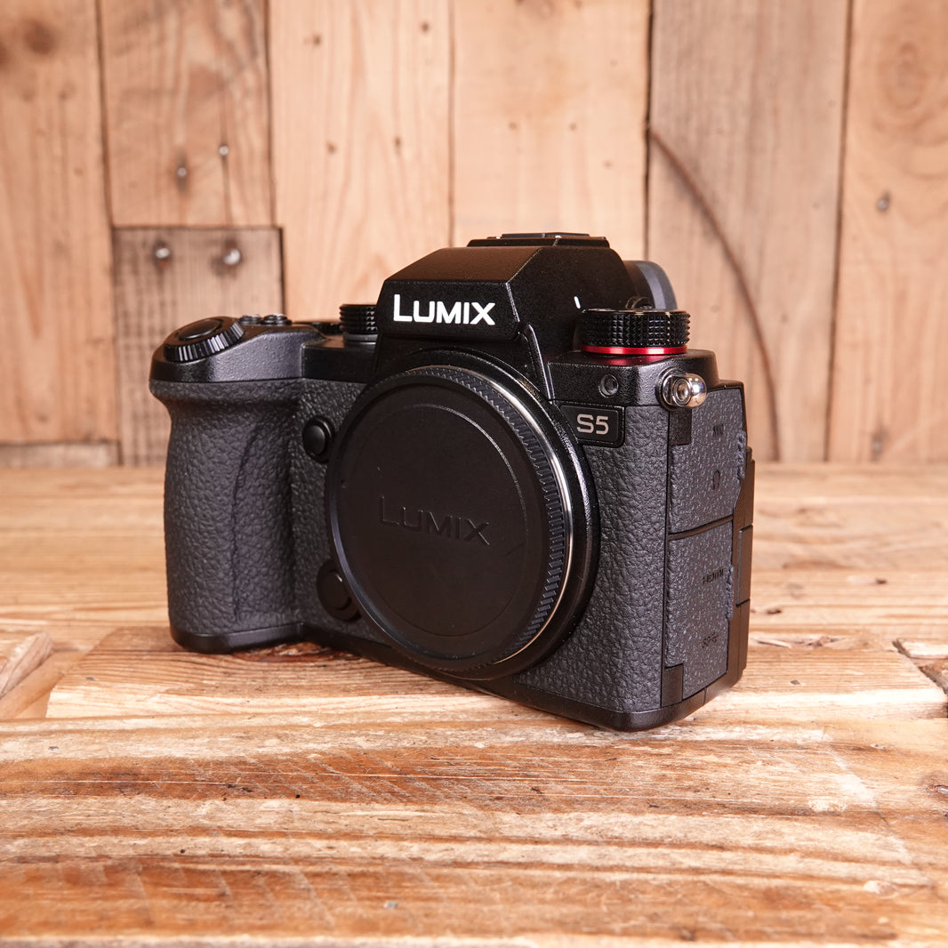 Used Panasonic Mirrorless Cameras