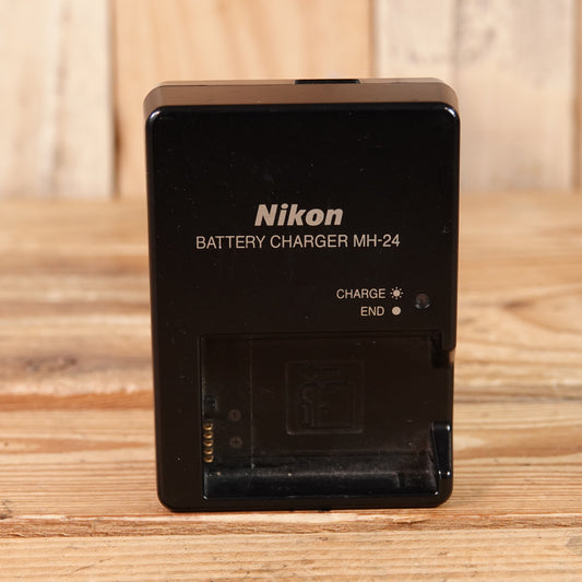 Used Original Nikon MH-24 Charger -US Pins