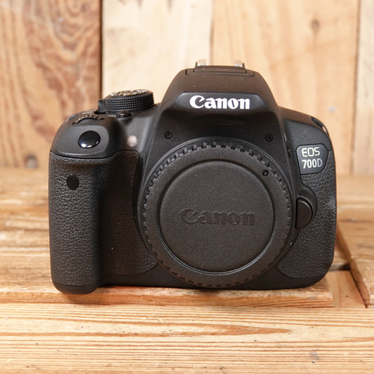 Used Canon EOS 700D DSLR Camera Body