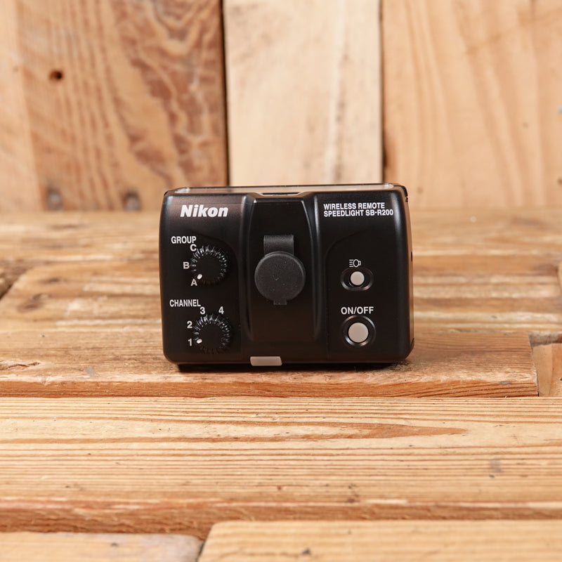 Used Nikon SB-R200 Flash