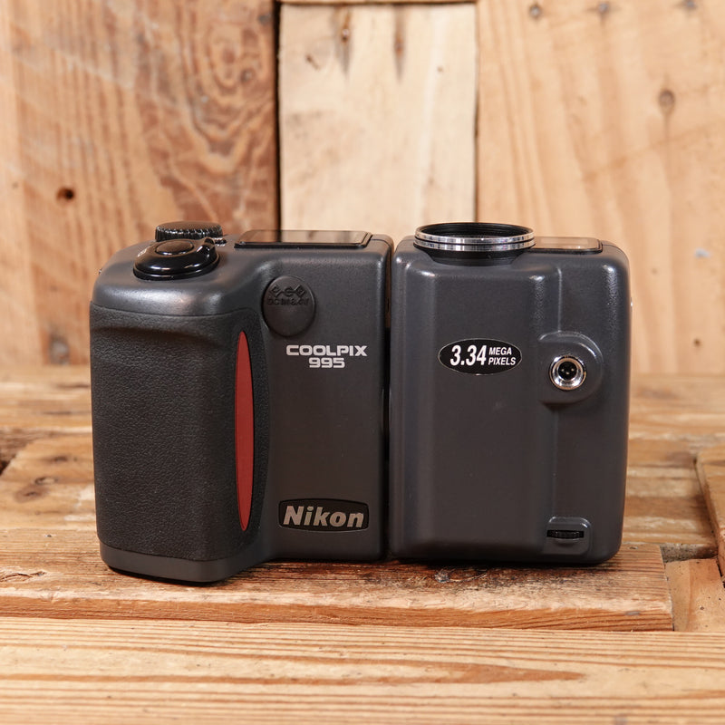 Used Nikon Coolpix 995 Digital Compact Camera