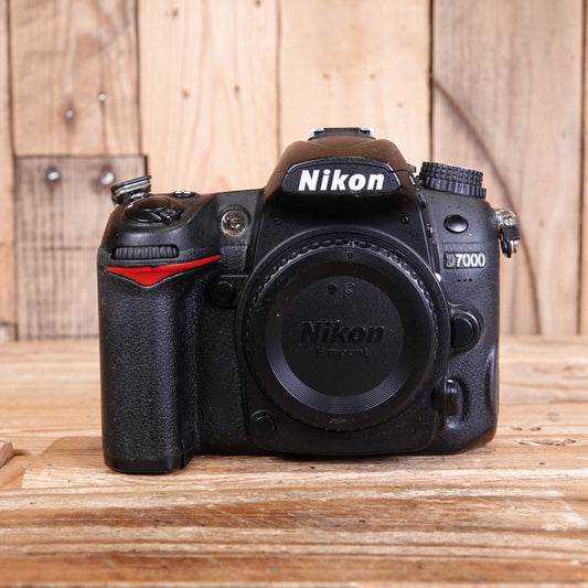 Used Nikon D7000 DSLR Camera Body