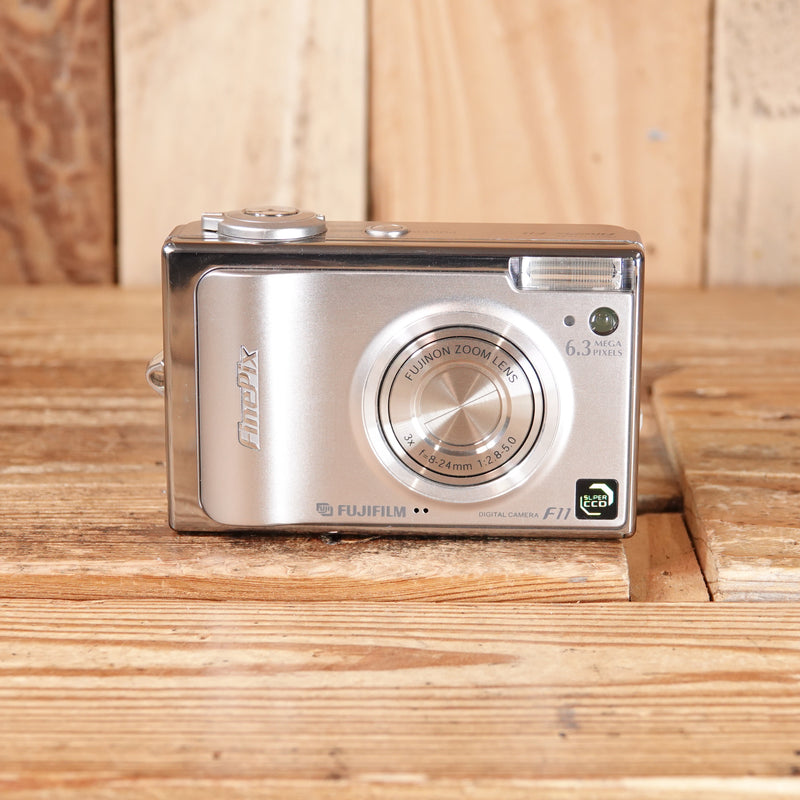 Used Fujfiilm Finepix F11 Compact Camera