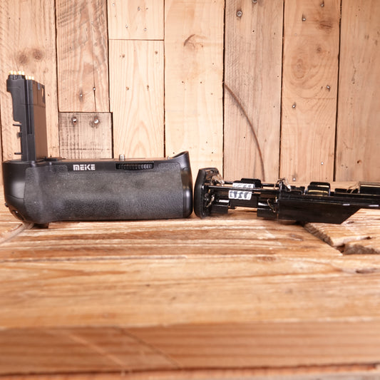 Used Meike MCOPLUS Battery Grip for Canon 7D Mark II