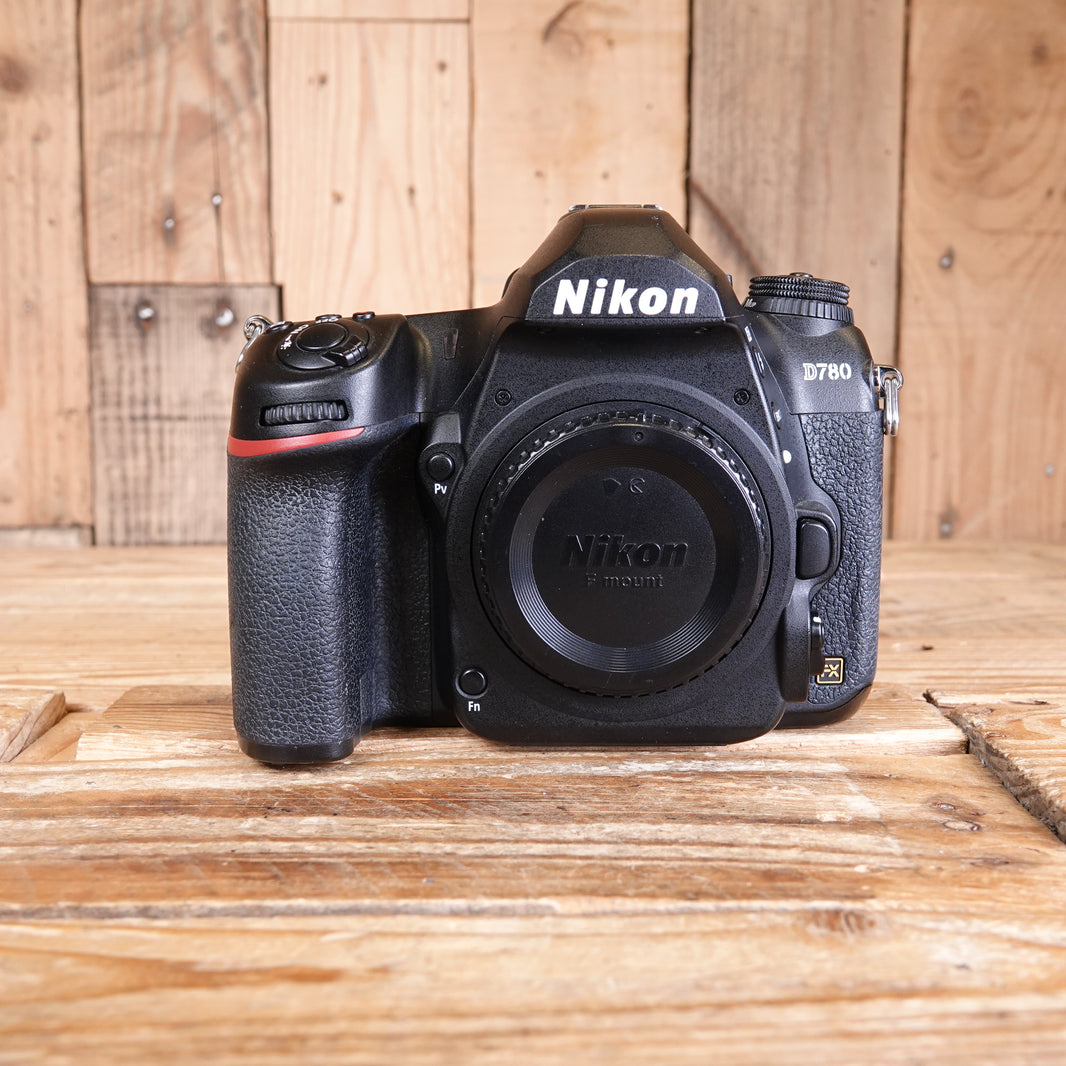 Refurbished and Used DSLR Cameras