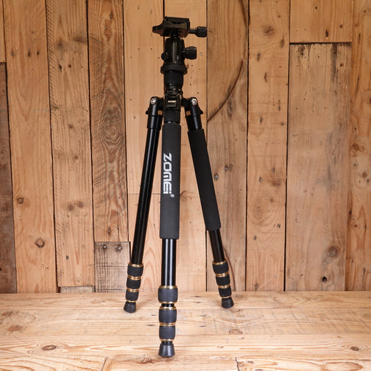 Used Zomei Q666 Tripod and Head (monopod detachable leg)