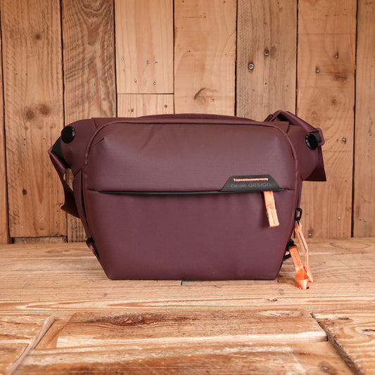 Used Peak Design Everyday Sling 3L V3 - Eclipse